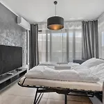 Lam Felidae - Ac - Balcony * Bratislava